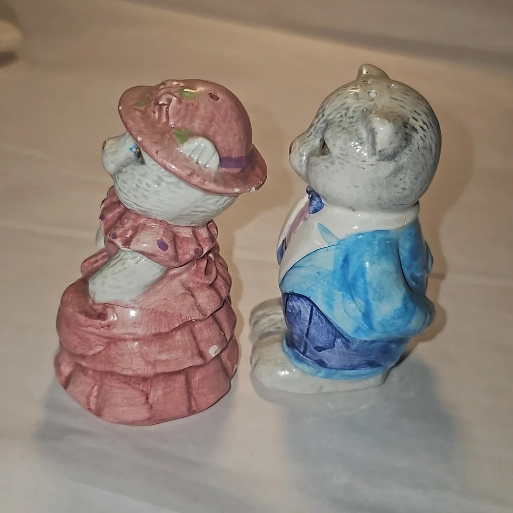 Cat Salt and Pepper Shakers - Picture 4 of 7